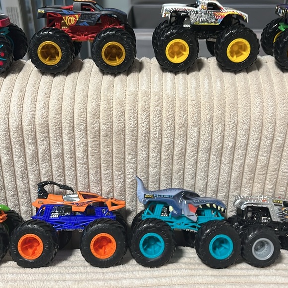 Monster Jam monster trucks, set of 10 - Picture 3 of 5